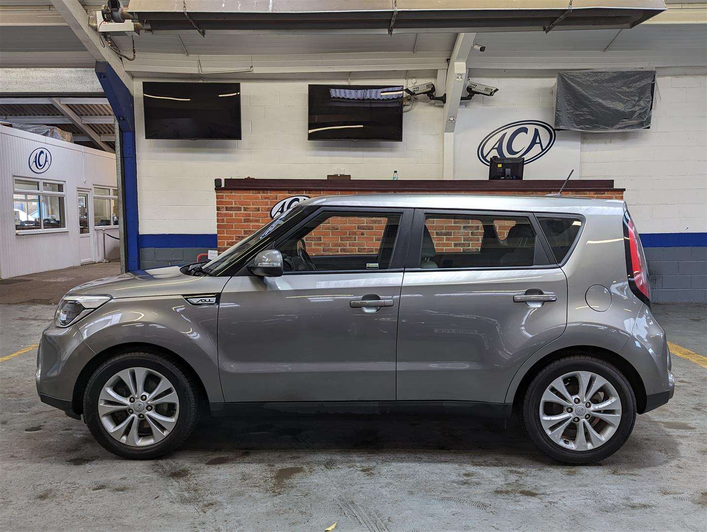 <p>2016 KIA SOUL CONNECT +</p>