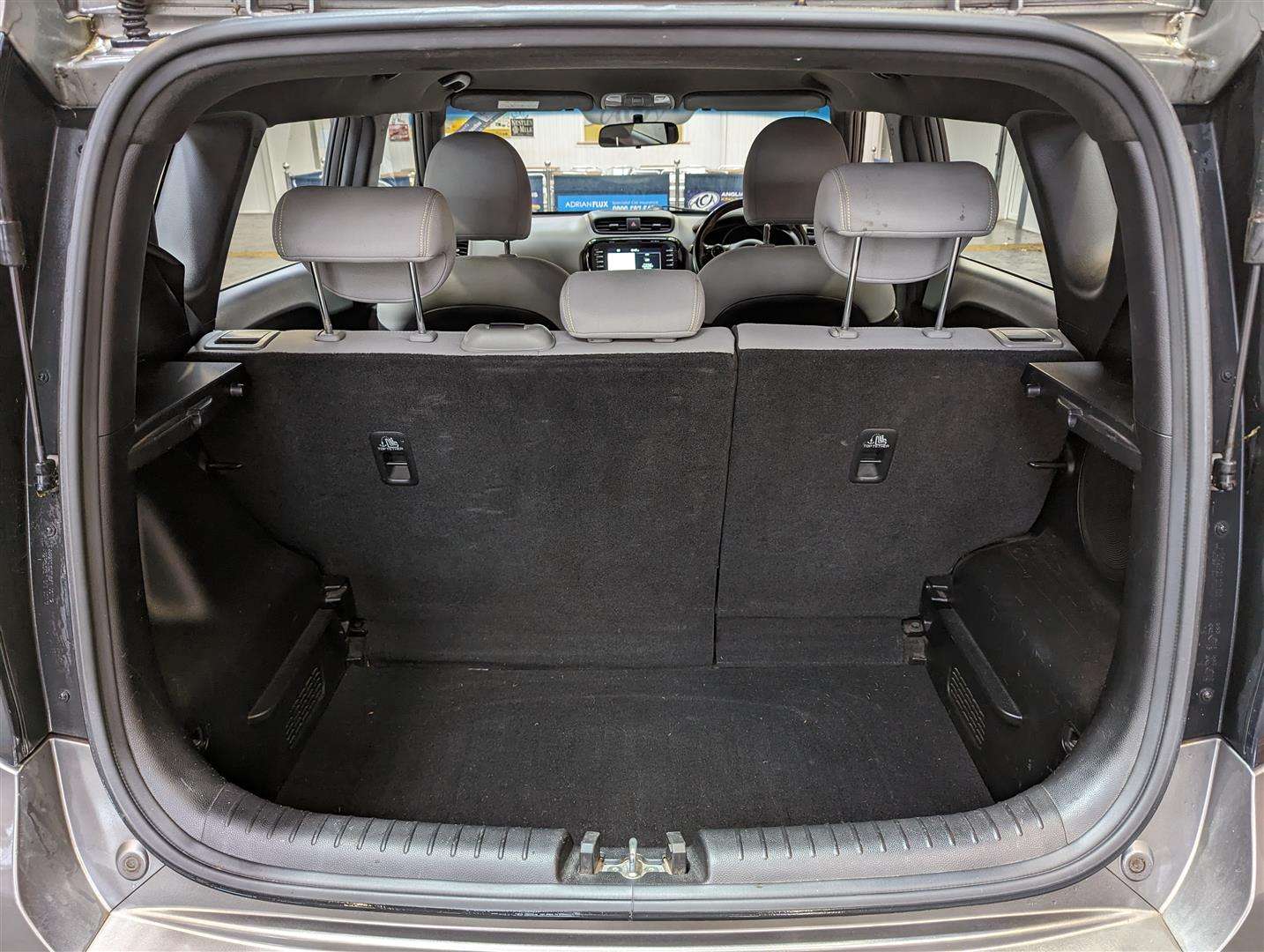 <p>2016 KIA SOUL CONNECT +</p>