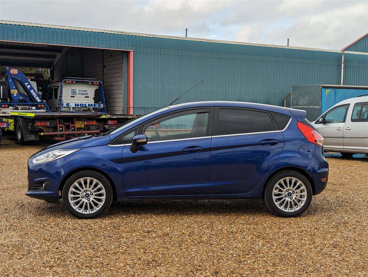 <p>2015 FORD FIESTA TITANIUM</p>