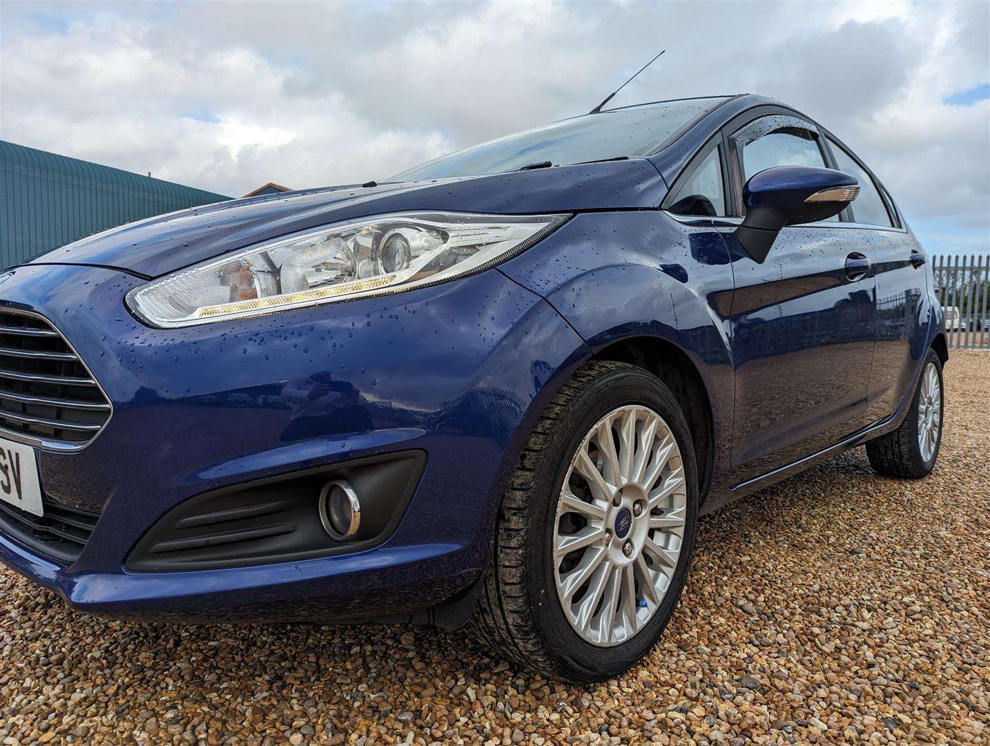 <p>2015 FORD FIESTA TITANIUM</p>