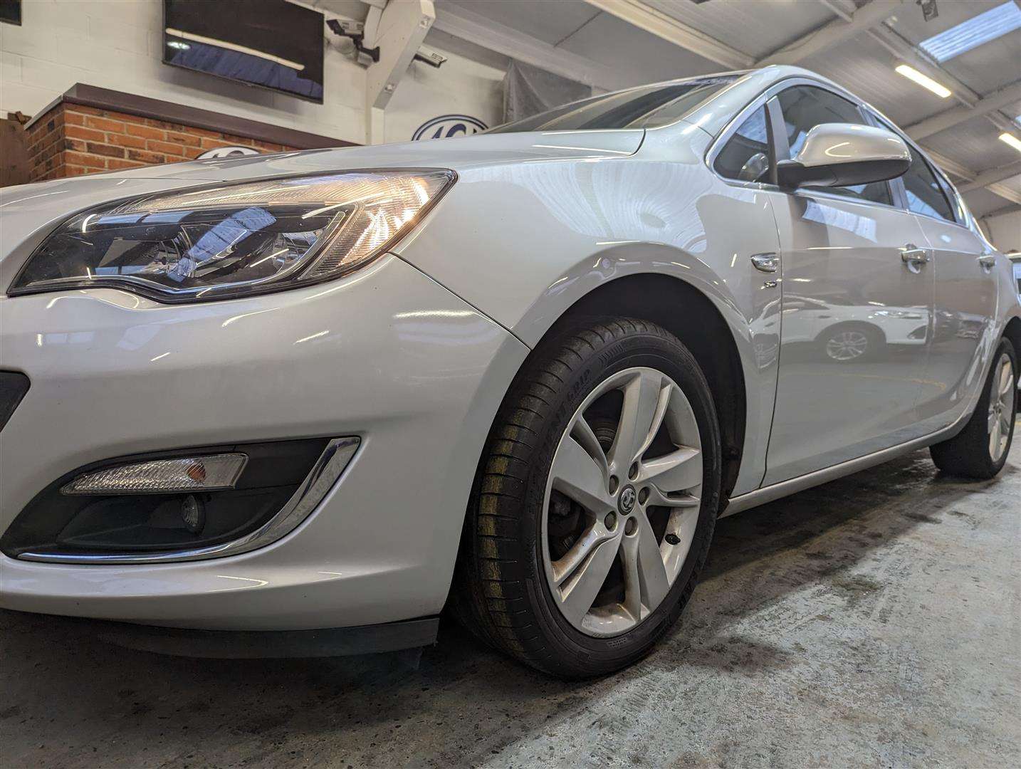 <p>2015 VAUXHALL ASTRA SRI</p>