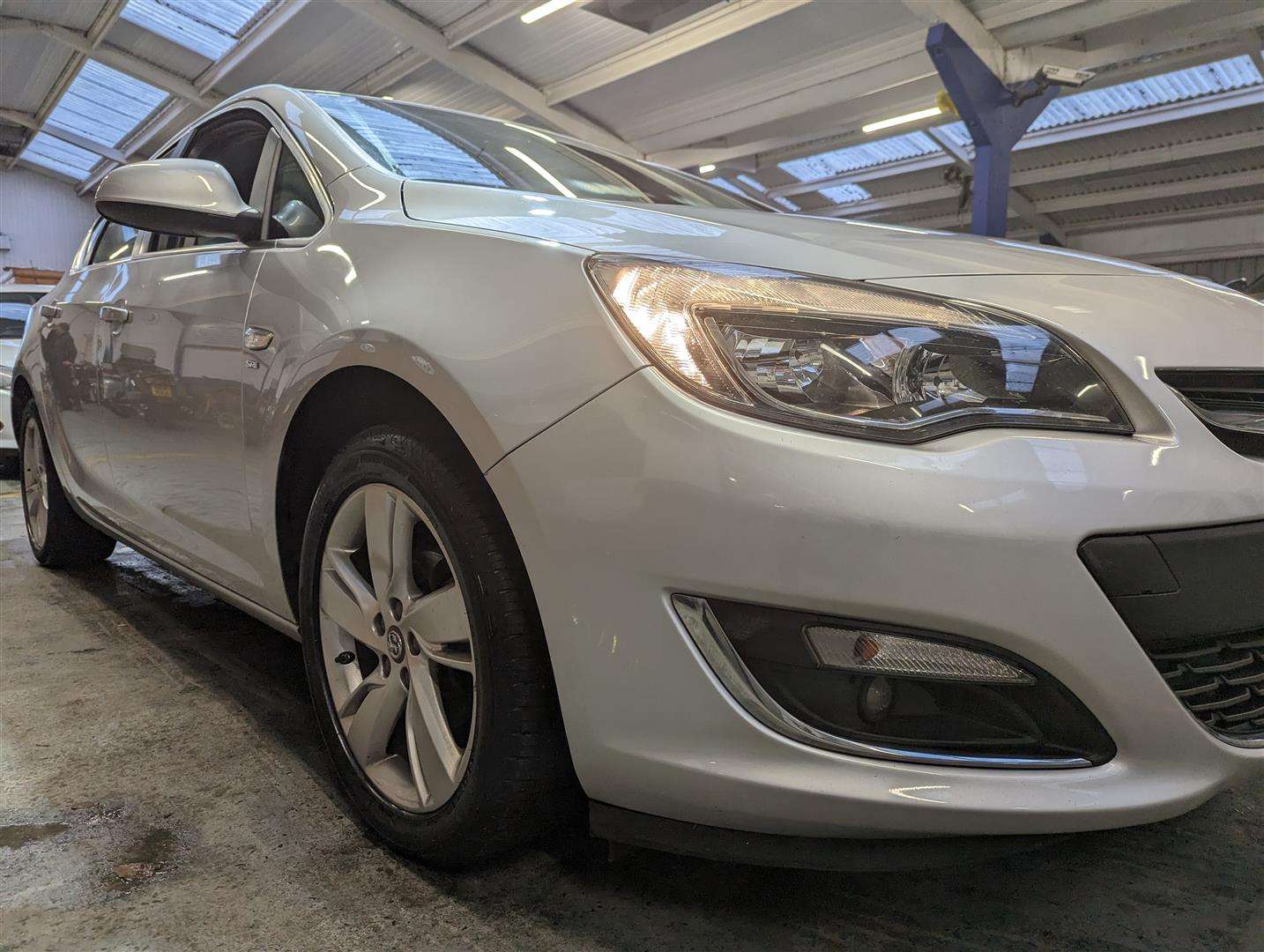 <p>2015 VAUXHALL ASTRA SRI</p>