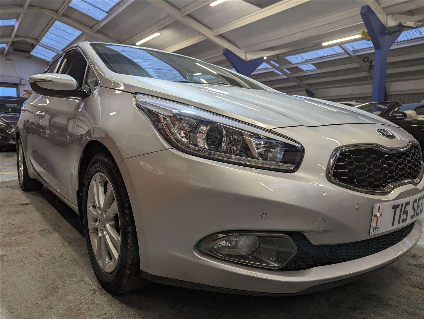 <p>2015 KIA CEED 3 CRDI AUTO</p>