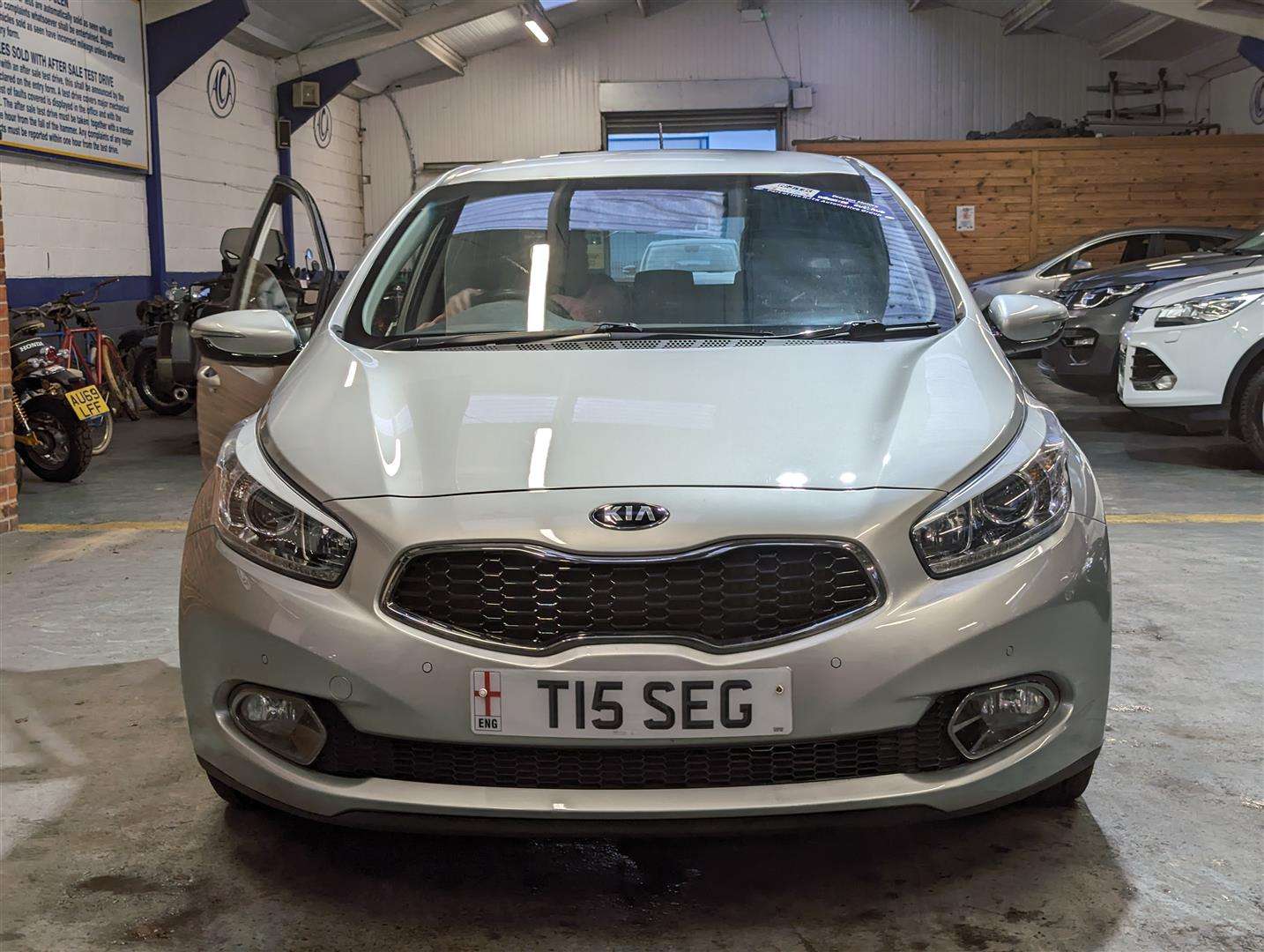 <p>2015 KIA CEED 3 CRDI AUTO</p>