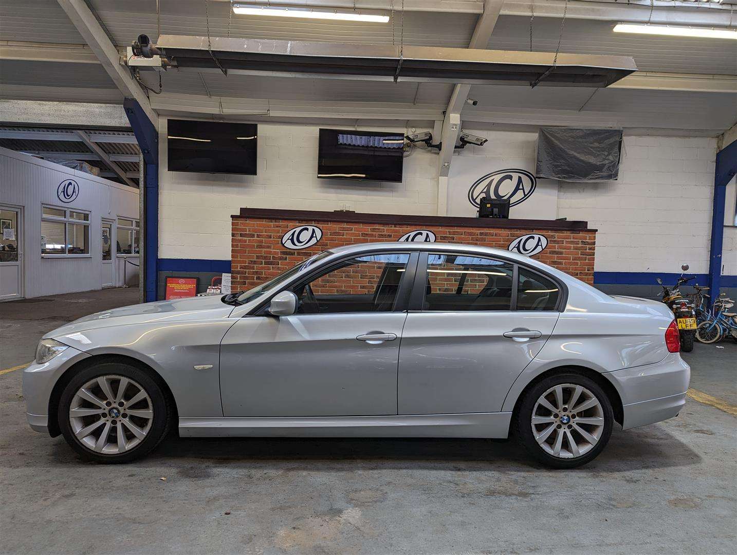 <p>2009 BMW 320D SE</p>