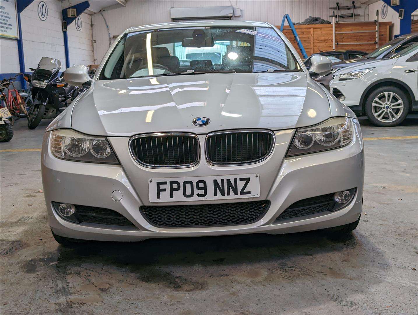 <p>2009 BMW 320D SE</p>