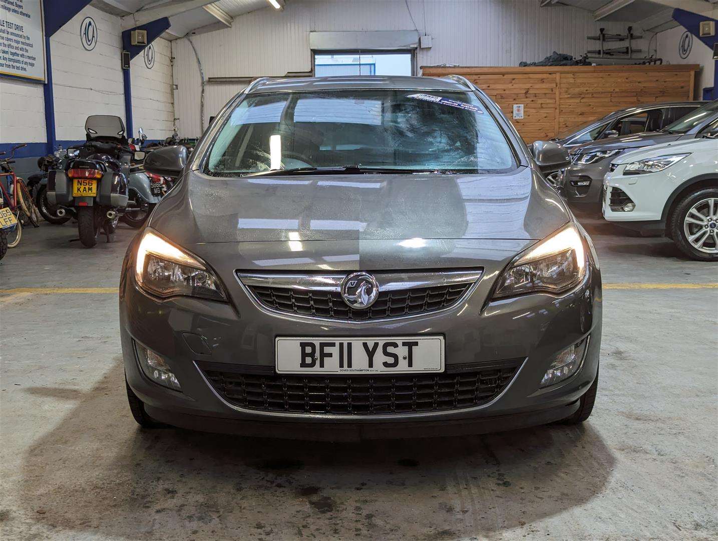 <p>2011 VAUXHALL ASTRA SRI CDTI</p>