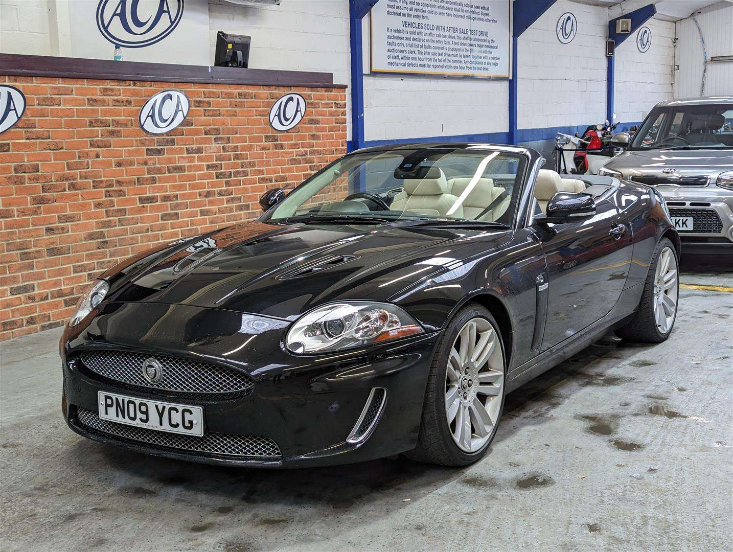 <p>2009 JAGUAR XKR AUTO</p>