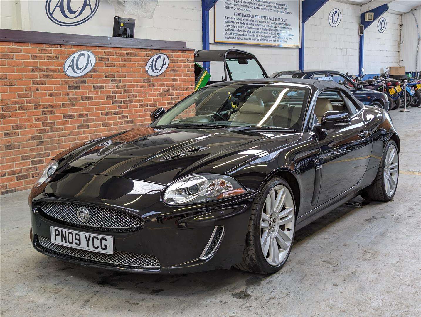 <p>2009 JAGUAR XKR AUTO</p>