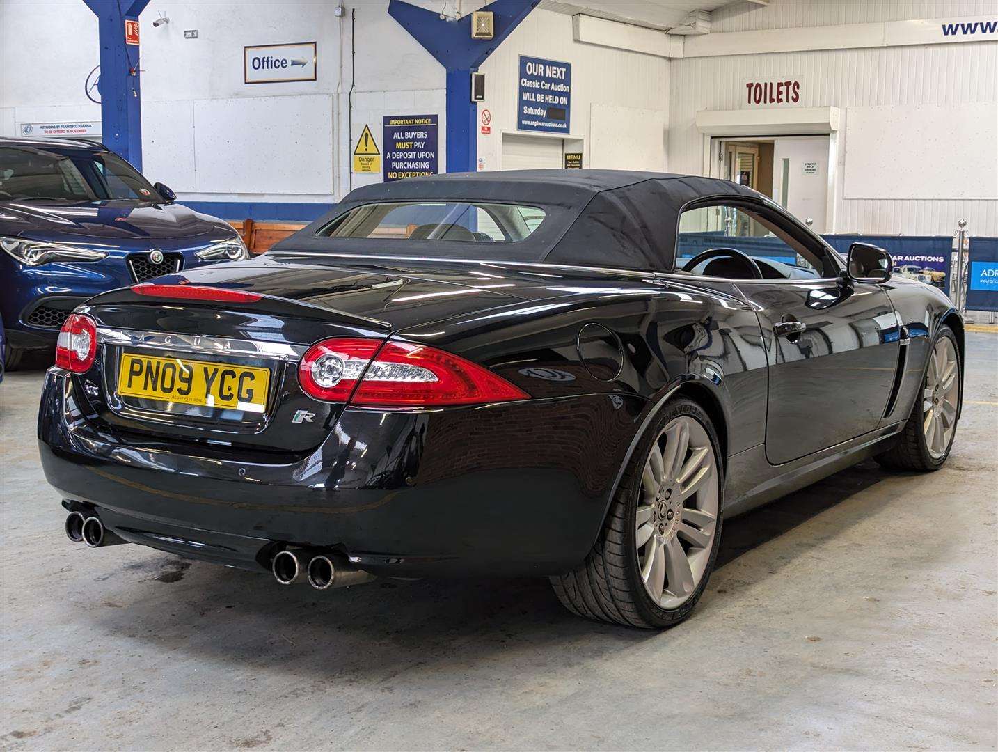 <p>2009 JAGUAR XKR AUTO</p>