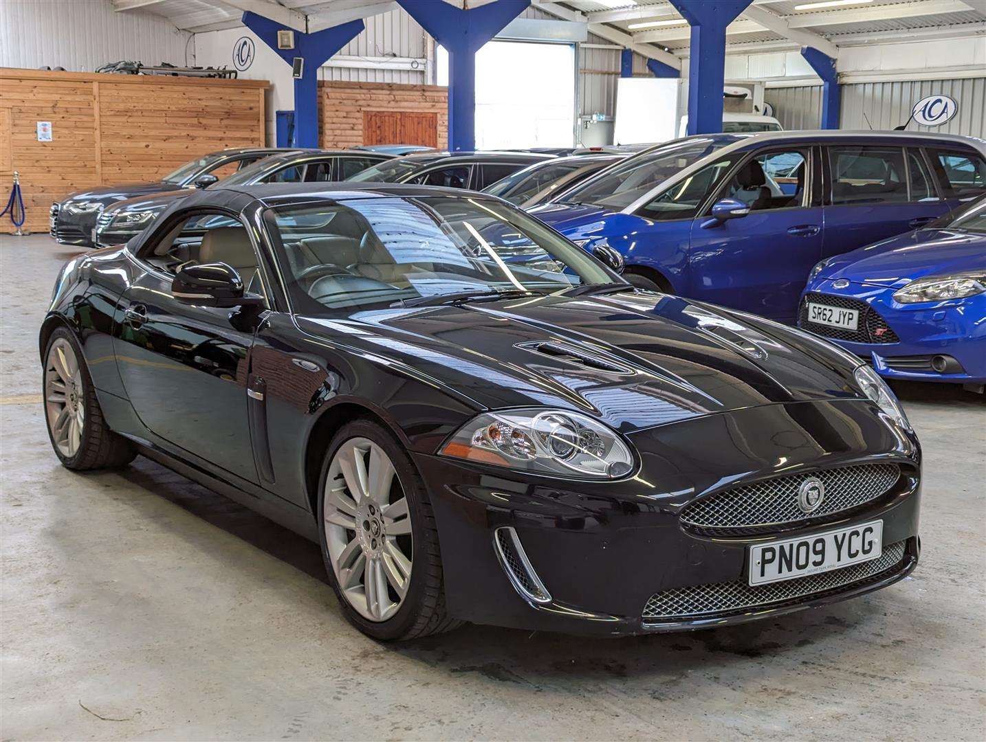 <p>2009 JAGUAR XKR AUTO</p>