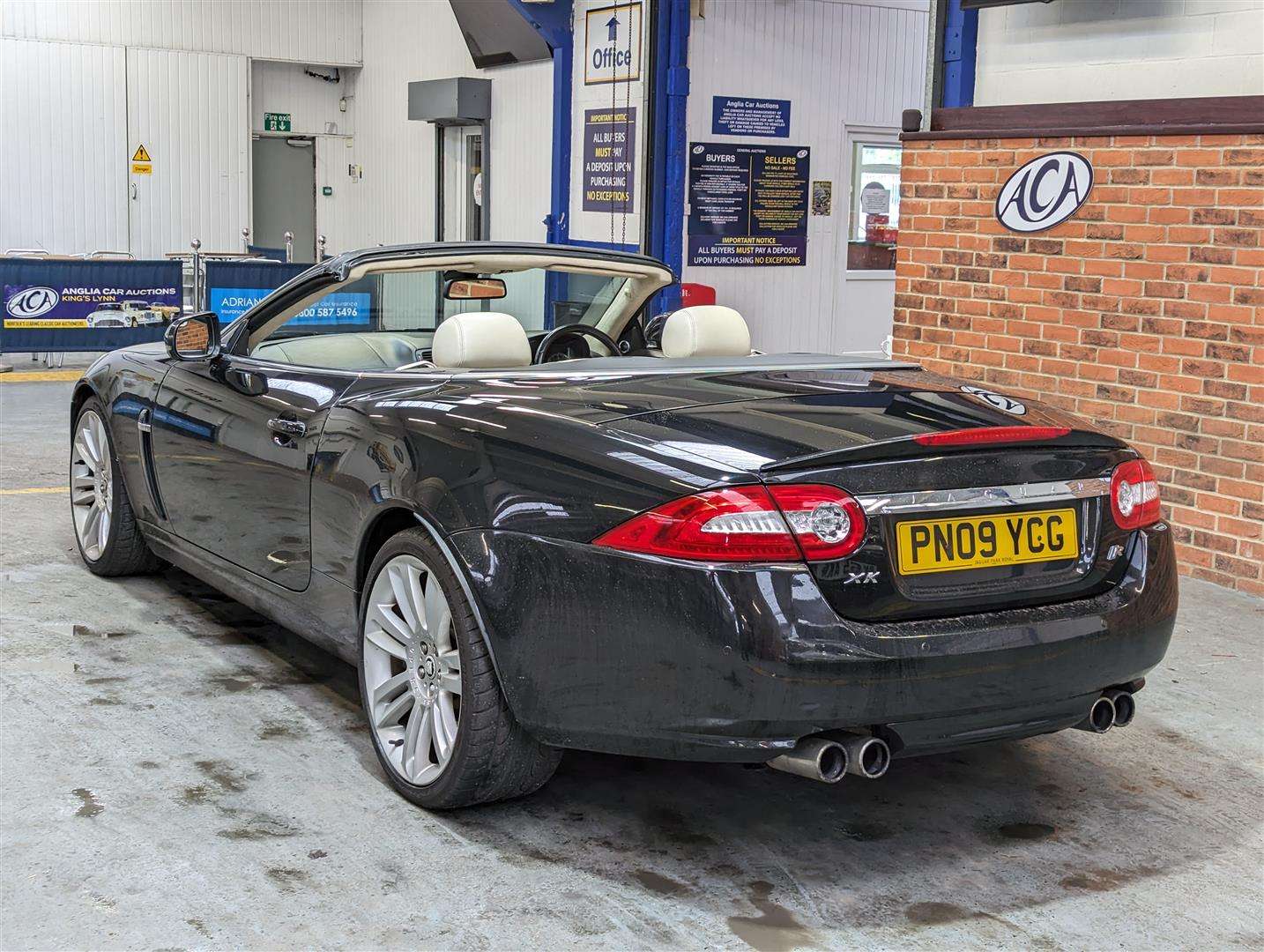 <p>2009 JAGUAR XKR AUTO</p>