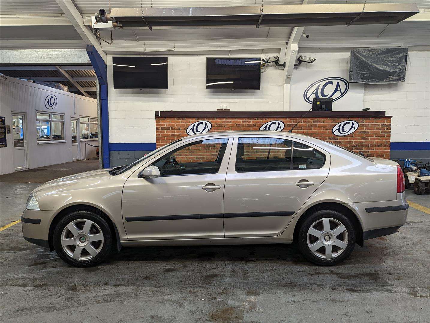 <p>2005 SKODA OCTAVIA ELEGANCE TDI</p>