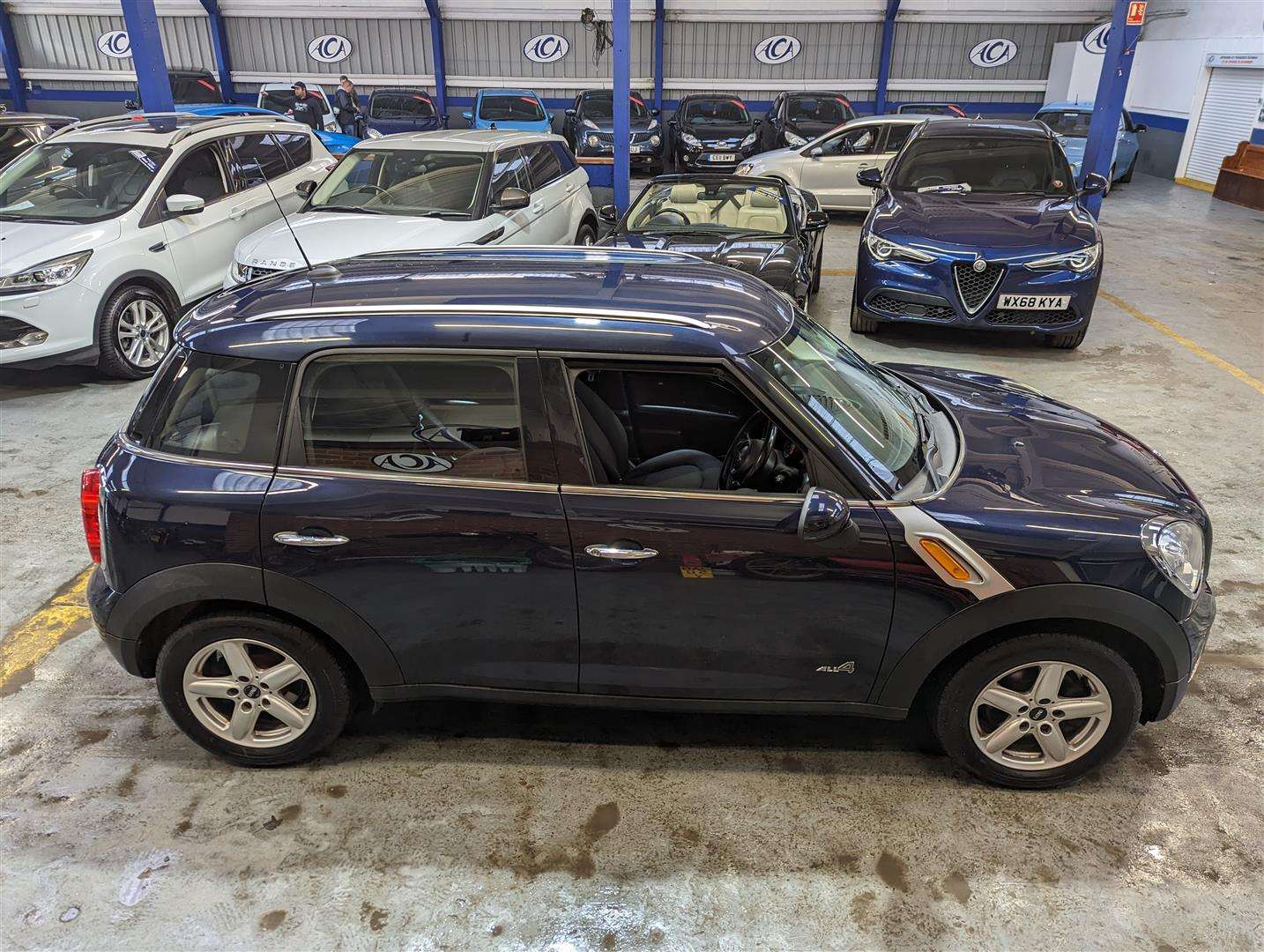 <p>2013 MINI COUNTRYMAN COOPER D ALL4</p>