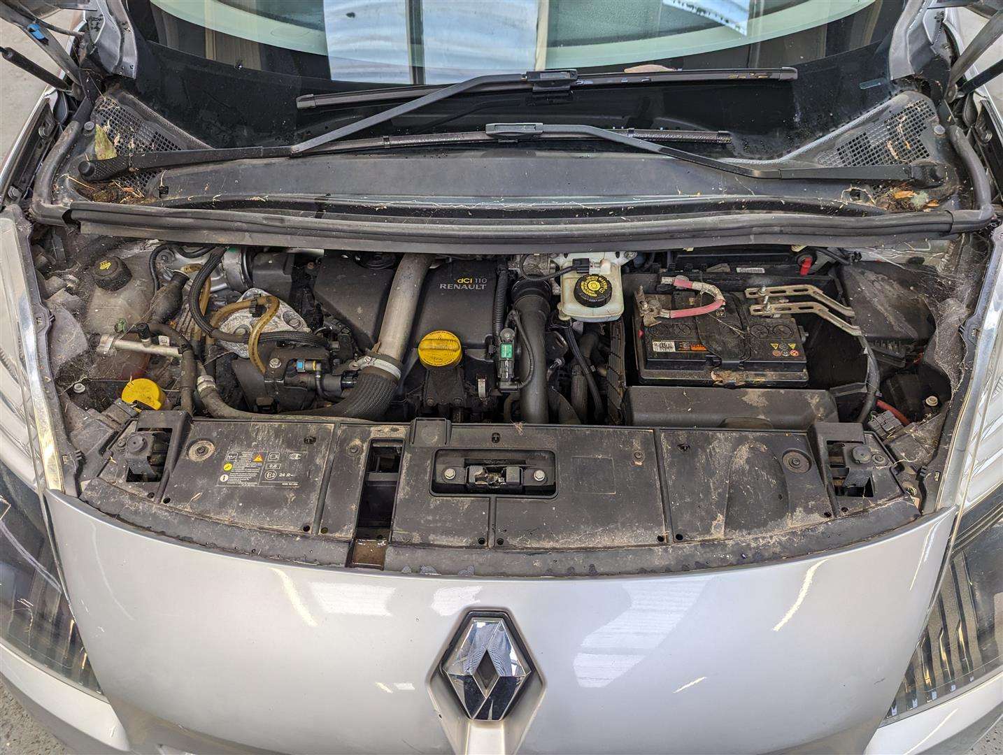 <p>2011 RENAULT GRAND SCENIC DYNAMIQUE T-T DCI&nbsp;</p>