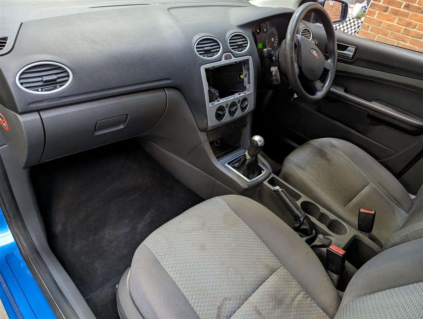 <p>2006 FORD FOCUS LX</p>