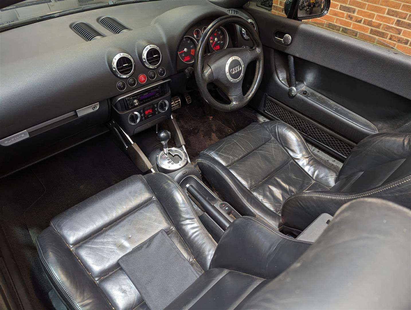 <p>2004 AUDI TT QUATTRO (250 BHP) AUTO</p>