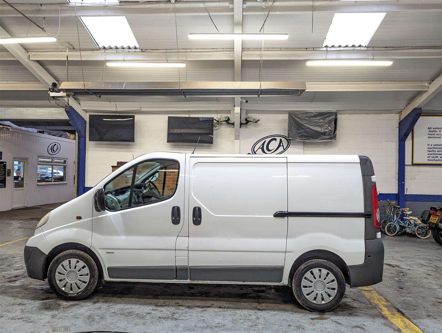 <p>2006 VAUXHALL VIVARO 2900 CDTI SWB</p>