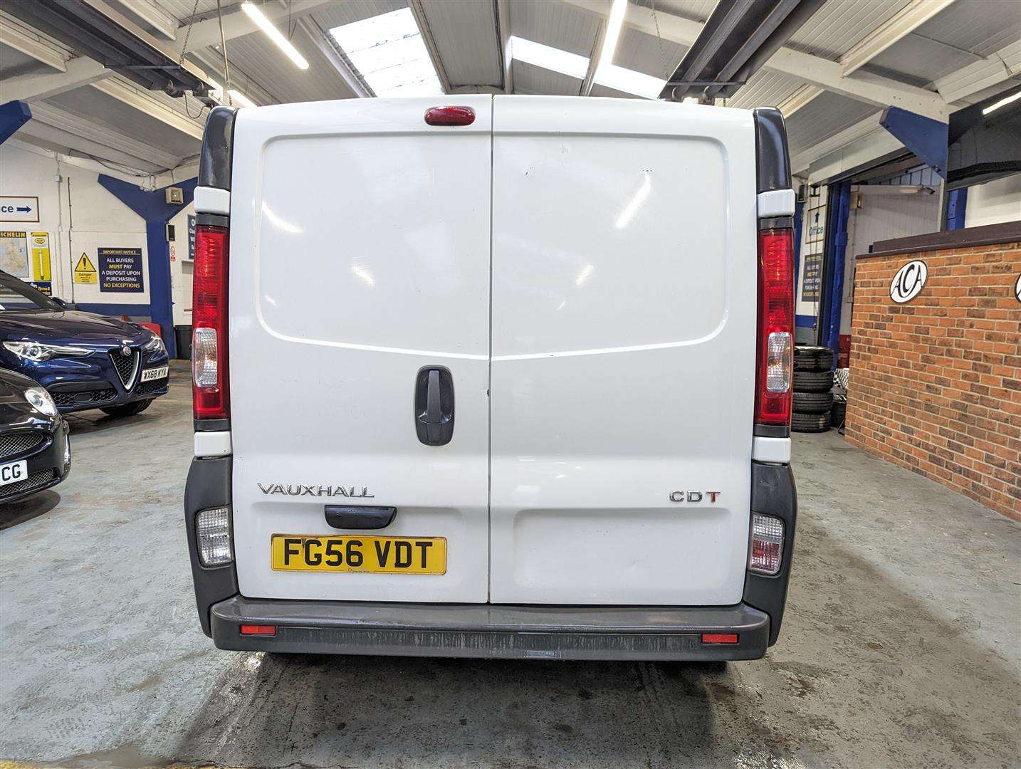 <p>2006 VAUXHALL VIVARO 2900 CDTI SWB</p>