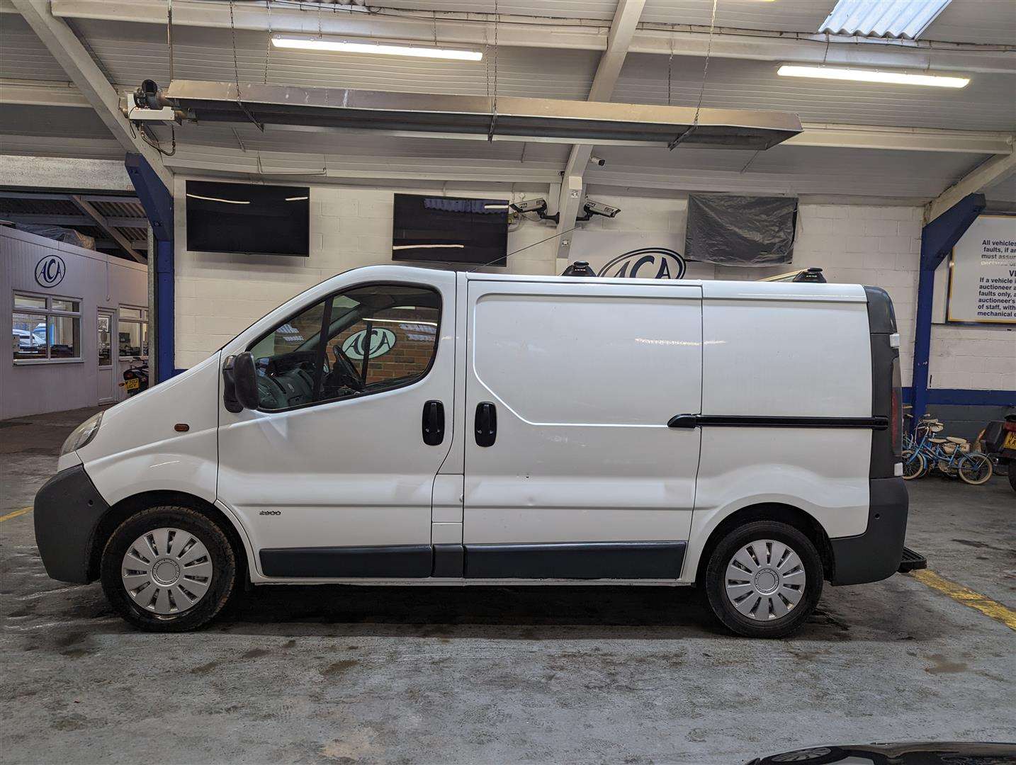 <p>2006 VAUXHALL VIVARO 2900 DI SWB</p>