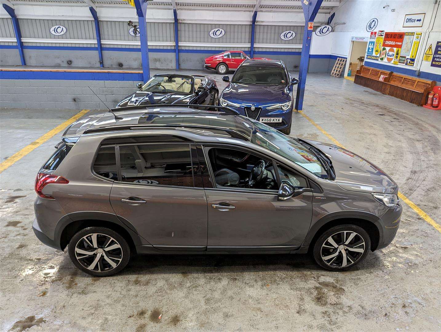 <p>2016 PEUGEOT 2008 GT LINE BLUE HDI</p>