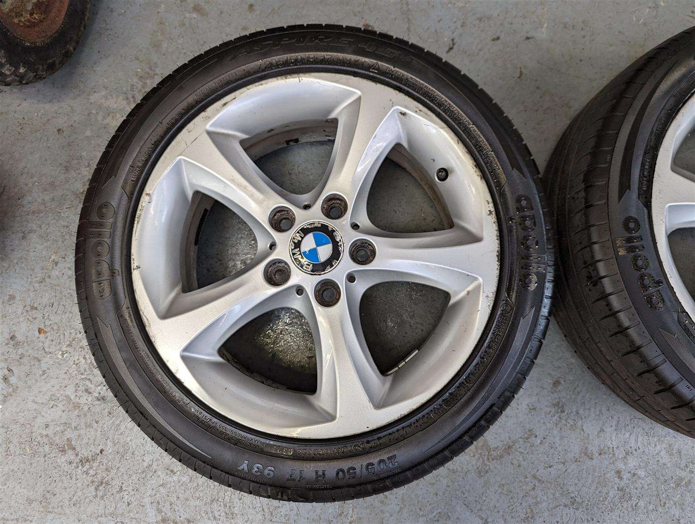 <p>FOUR BMW 1 SERIES 17" ALLOYS.</p>