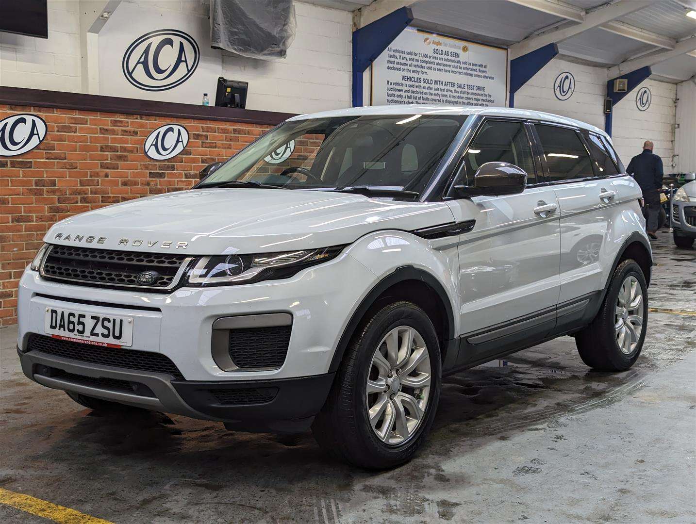 <p>2015 LAND ROVER RANGE ROVER EVOQUE SE TD4</p>