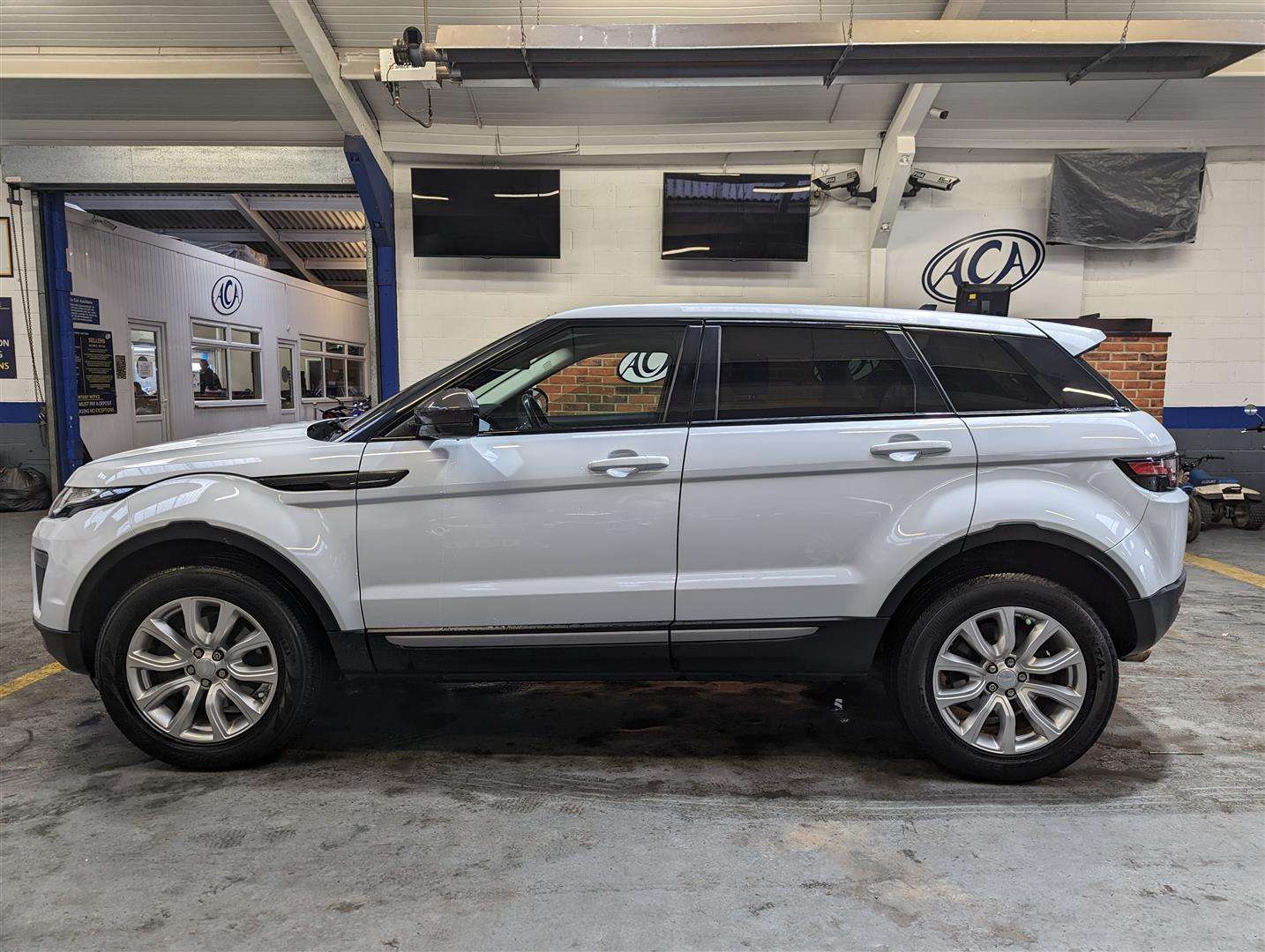 <p>2015 LAND ROVER RANGE ROVER EVOQUE SE TD4</p>