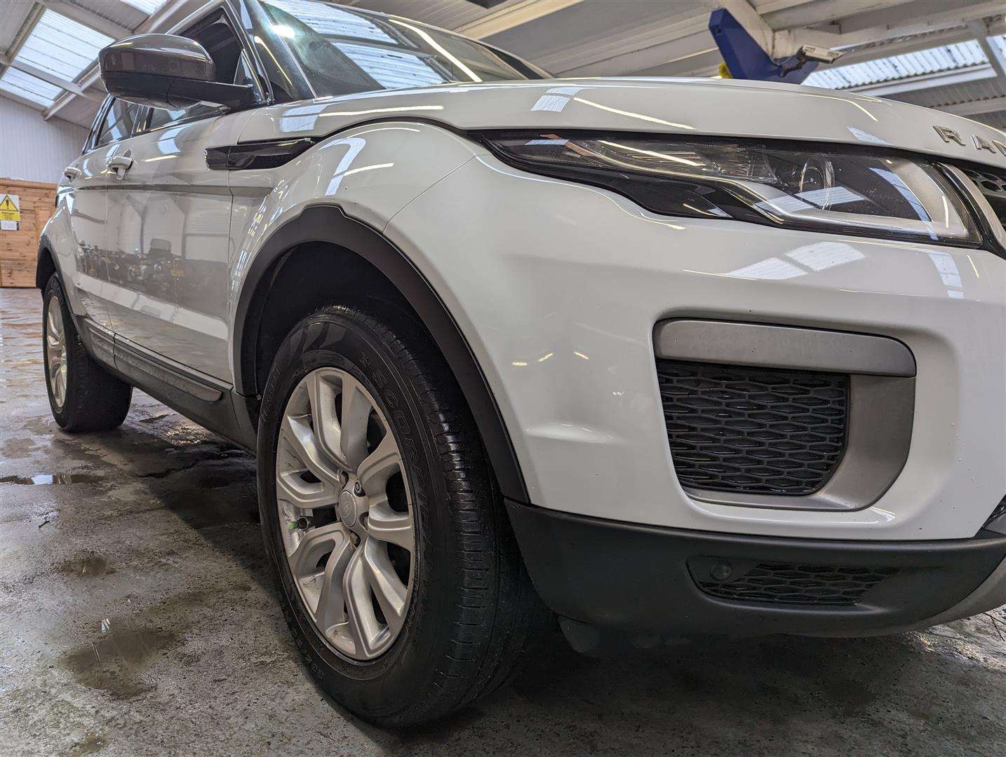 <p>2015 LAND ROVER RANGE ROVER EVOQUE SE TD4</p>