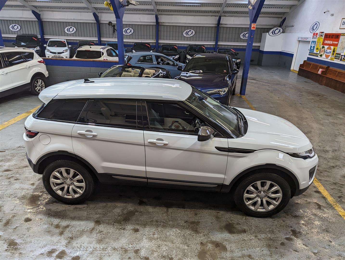 <p>2015 LAND ROVER RANGE ROVER EVOQUE SE TD4</p>