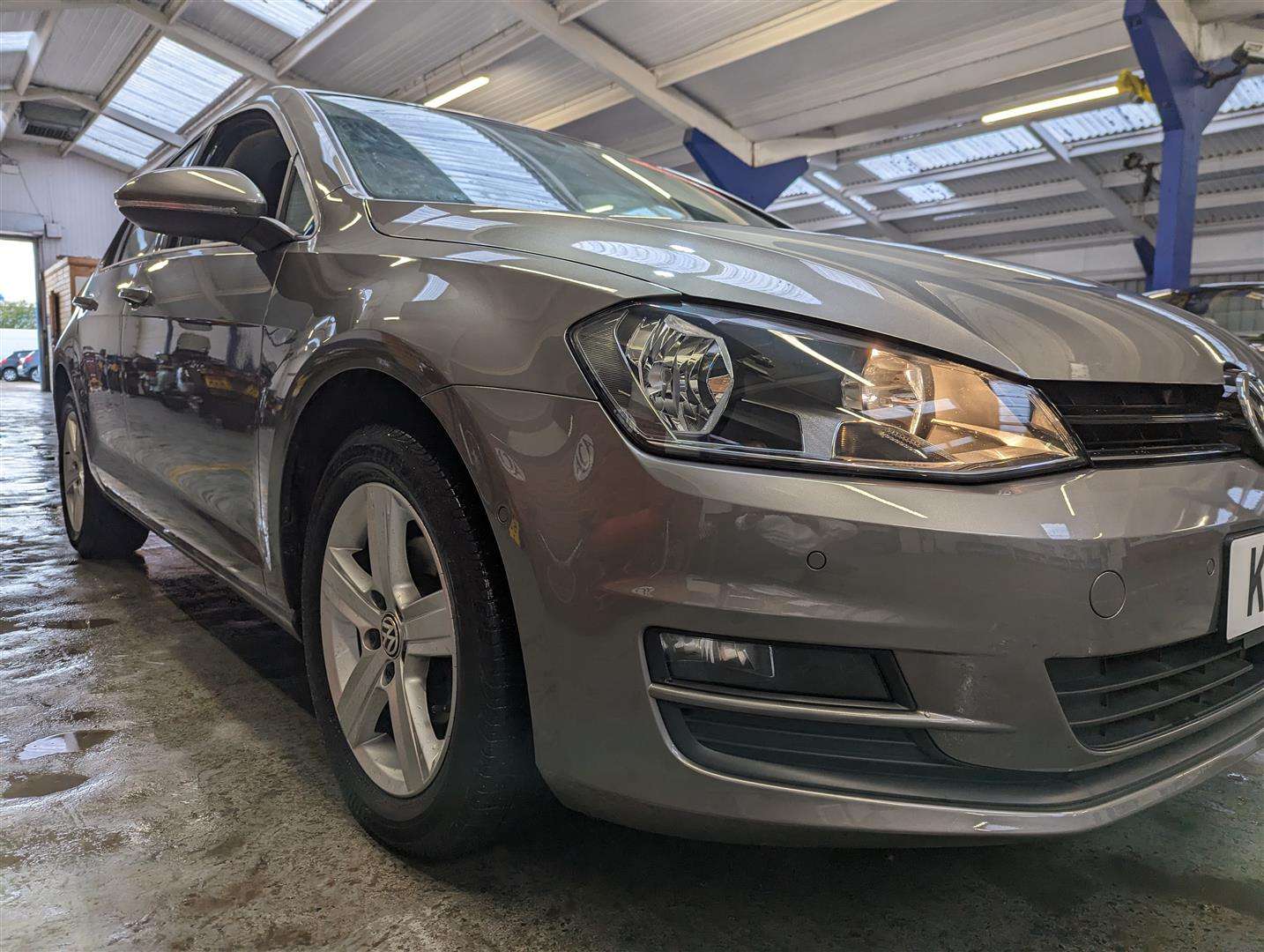 <p>2015 VOLKSWAGEN GOLF MATCH TDI BMT S-A</p>