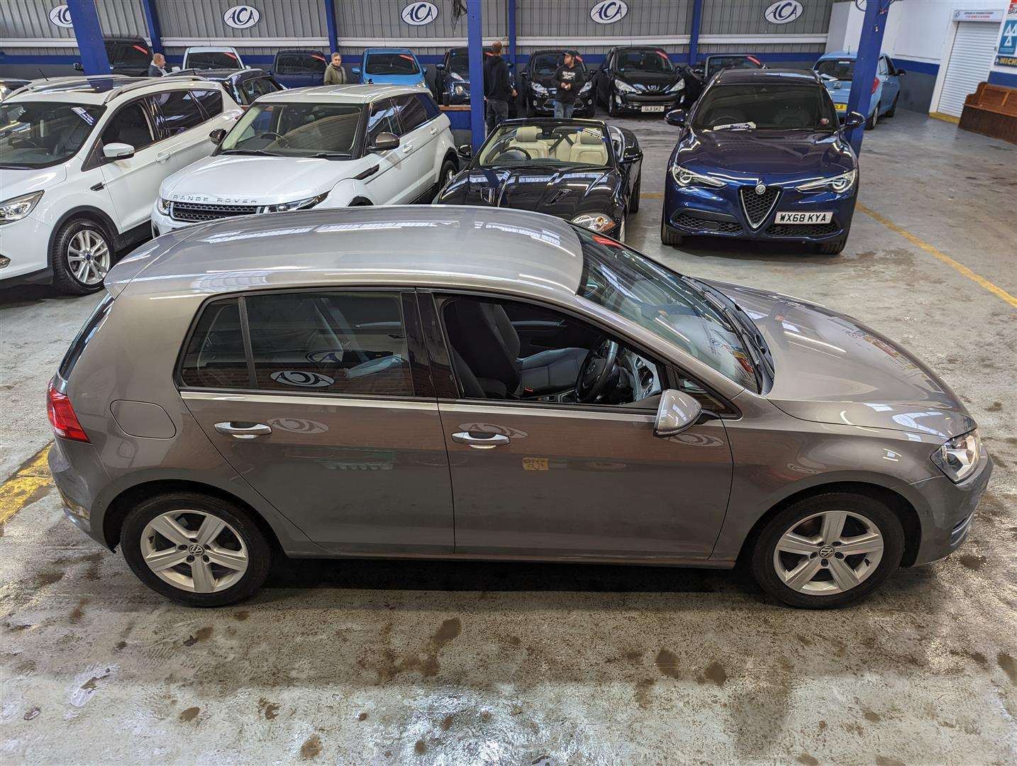 <p>2015 VOLKSWAGEN GOLF MATCH TDI BMT S-A</p>