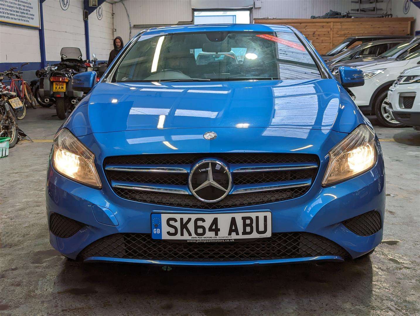 <p>2014 MERCEDES-BENZ A180 BLUEEFFICIENCY SE CD</p>