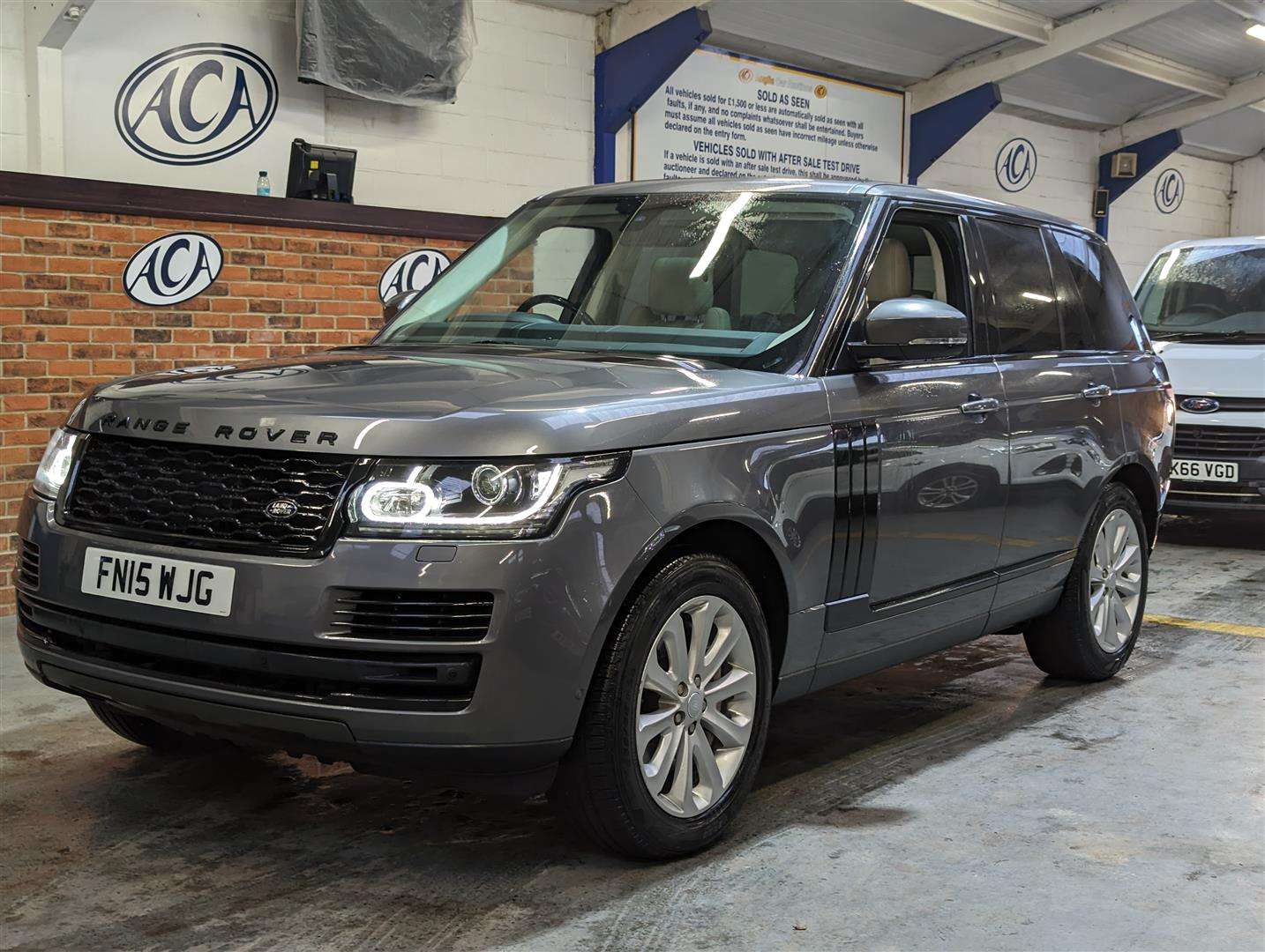 <p>2015 LAND ROVER RANGE ROVER VOGUE SE SDV8</p>