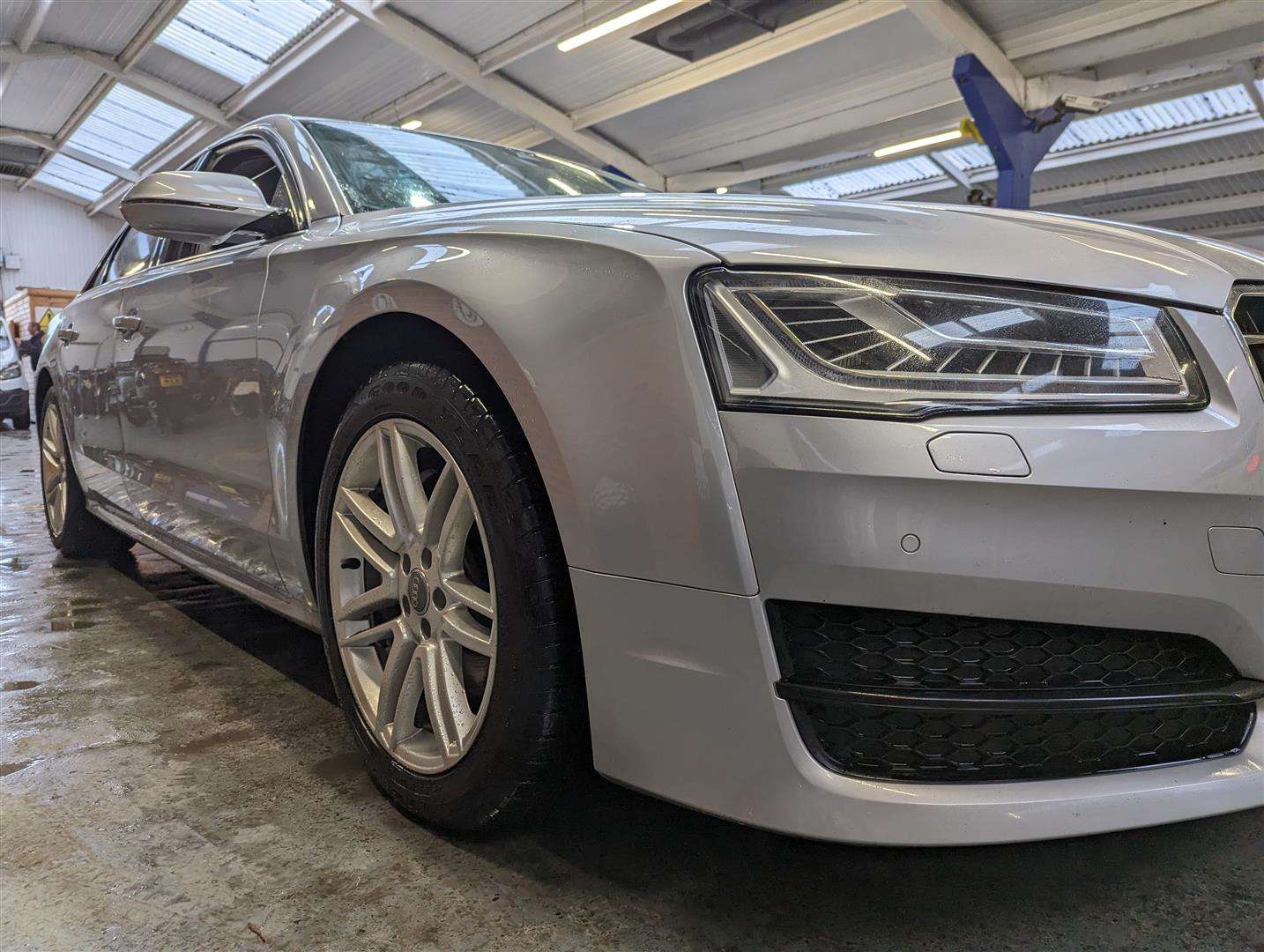 <p>2015 AUDI A8 SPORT TDI QUATTRO AUTO</p>