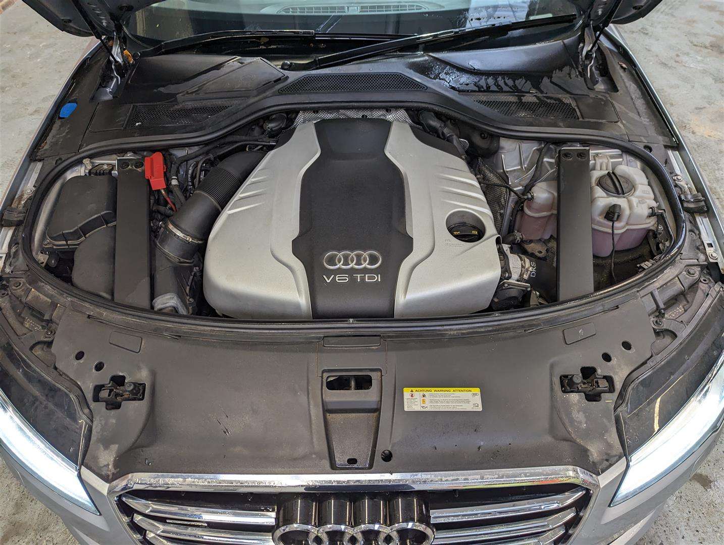 <p>2015 AUDI A8 SPORT TDI QUATTRO AUTO</p>