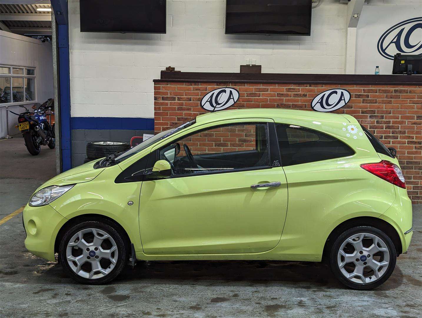 <p>2010 FORD KA TITANIUM</p>