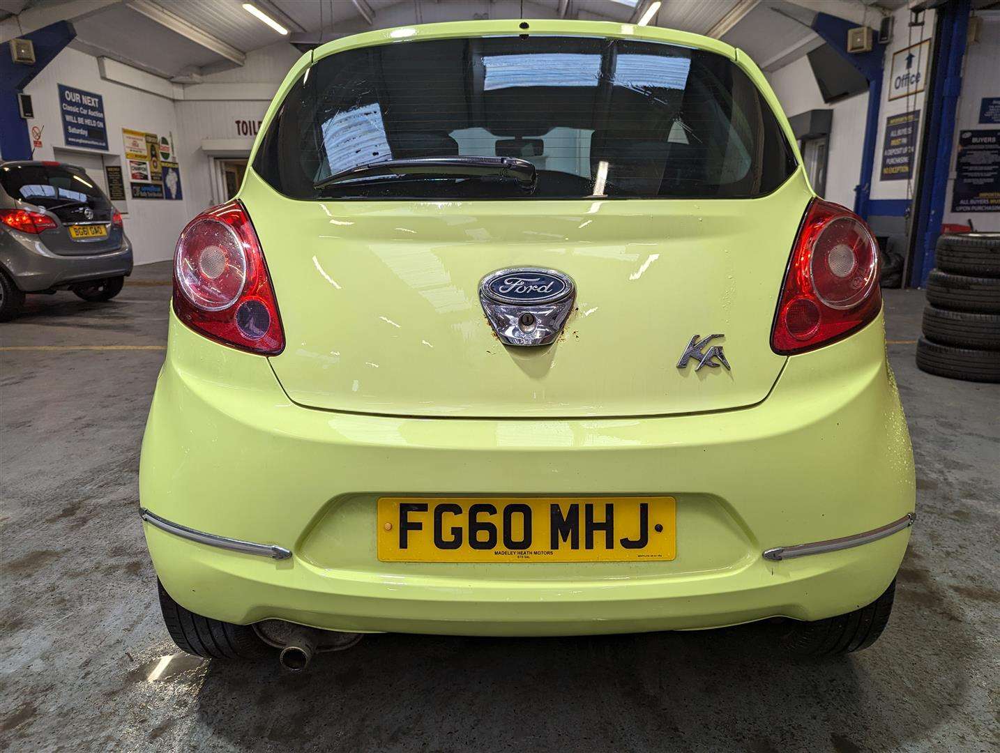 <p>2010 FORD KA TITANIUM</p>