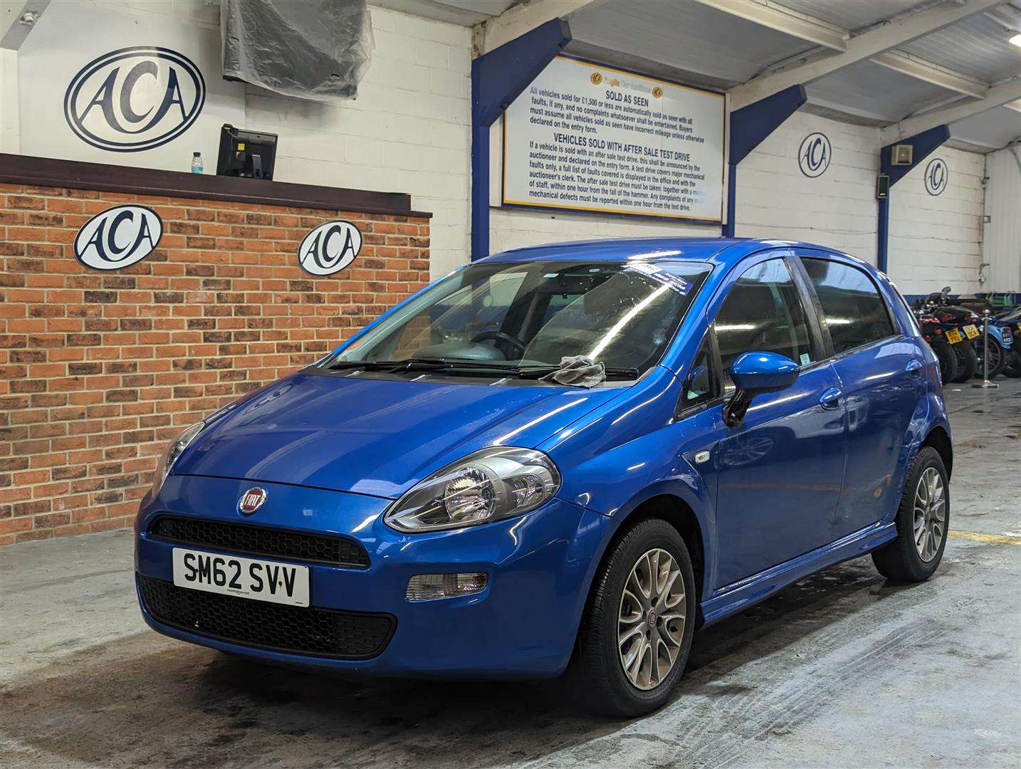 <p>2013 FIAT PUNTO GBT</p>