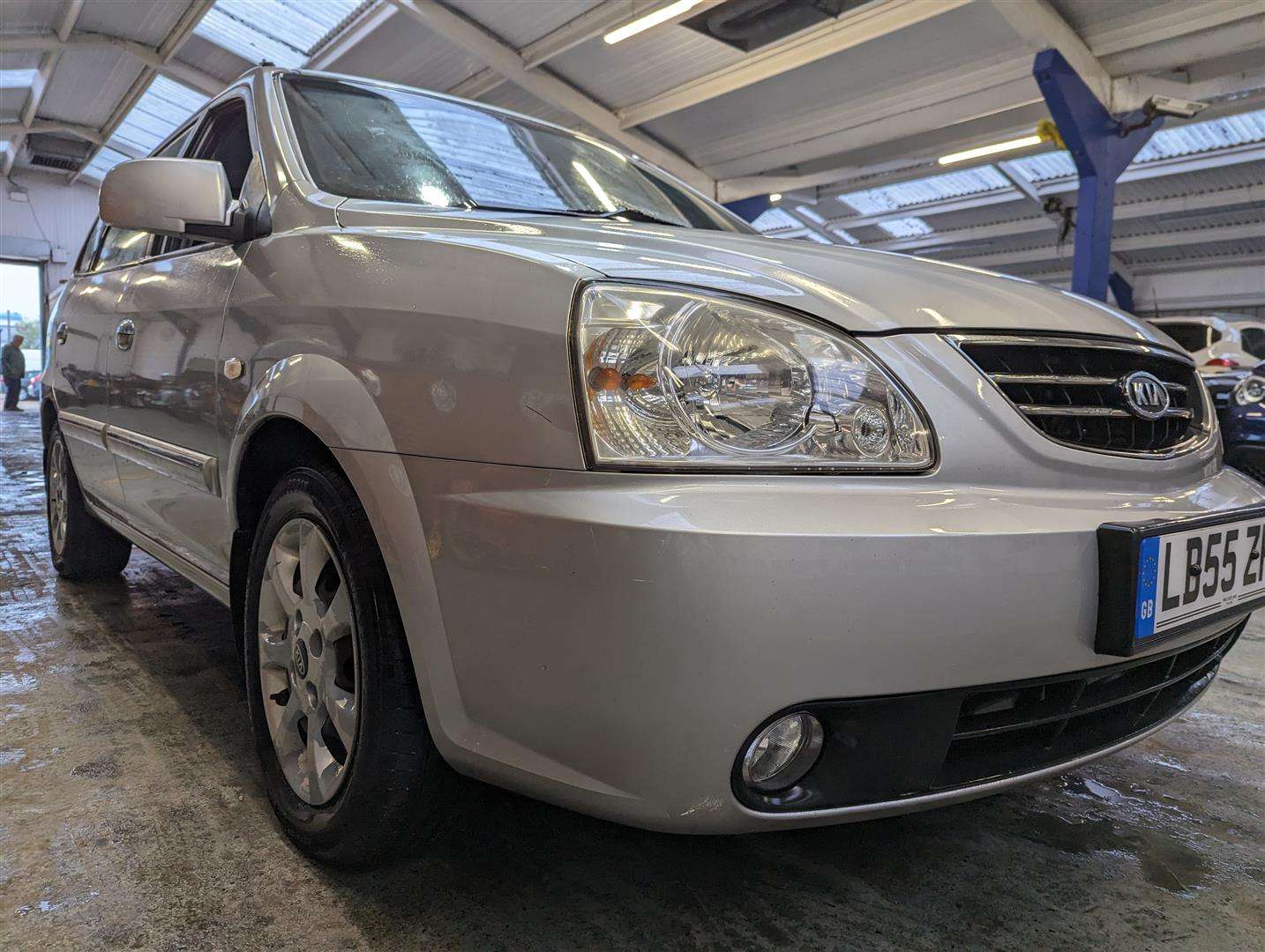 <p>2006 KIA CARENS CRDI LX</p>