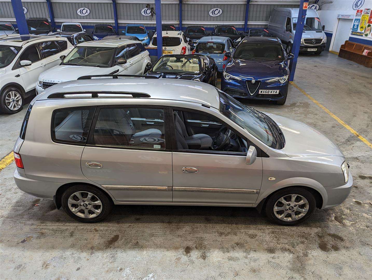 <p>2006 KIA CARENS CRDI LX</p>