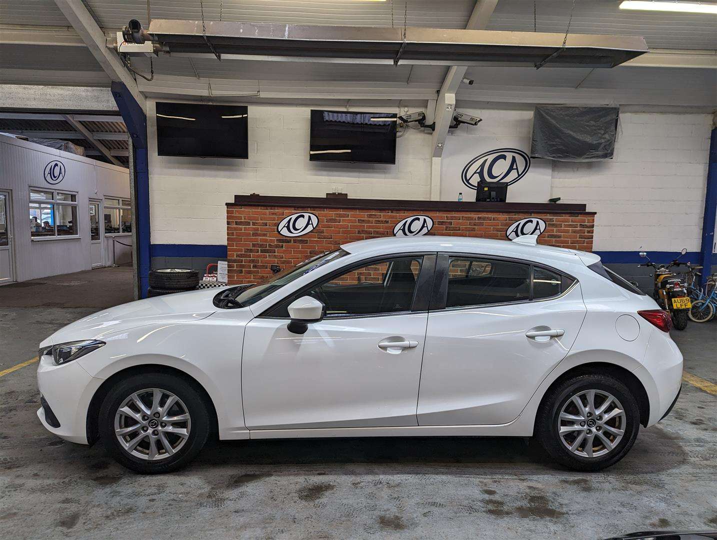 <p>2014 MAZDA 3 SE NAV</p>