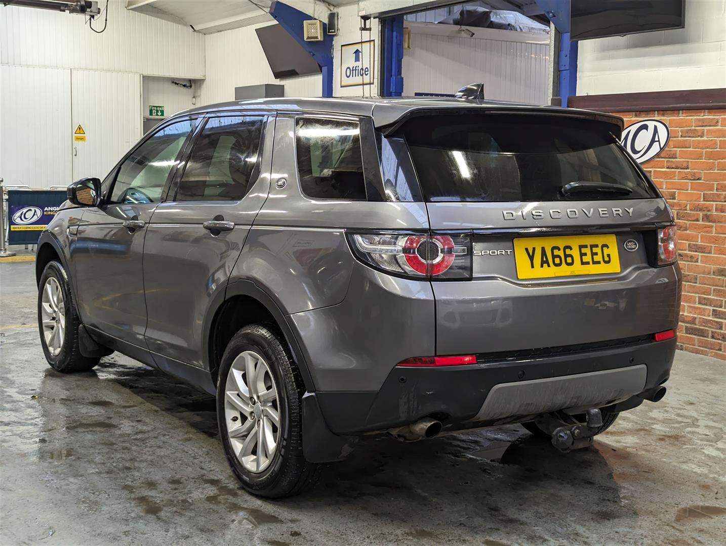 <p>2016 LAND ROVER DISCOVERY SPORT SE TECH T</p>