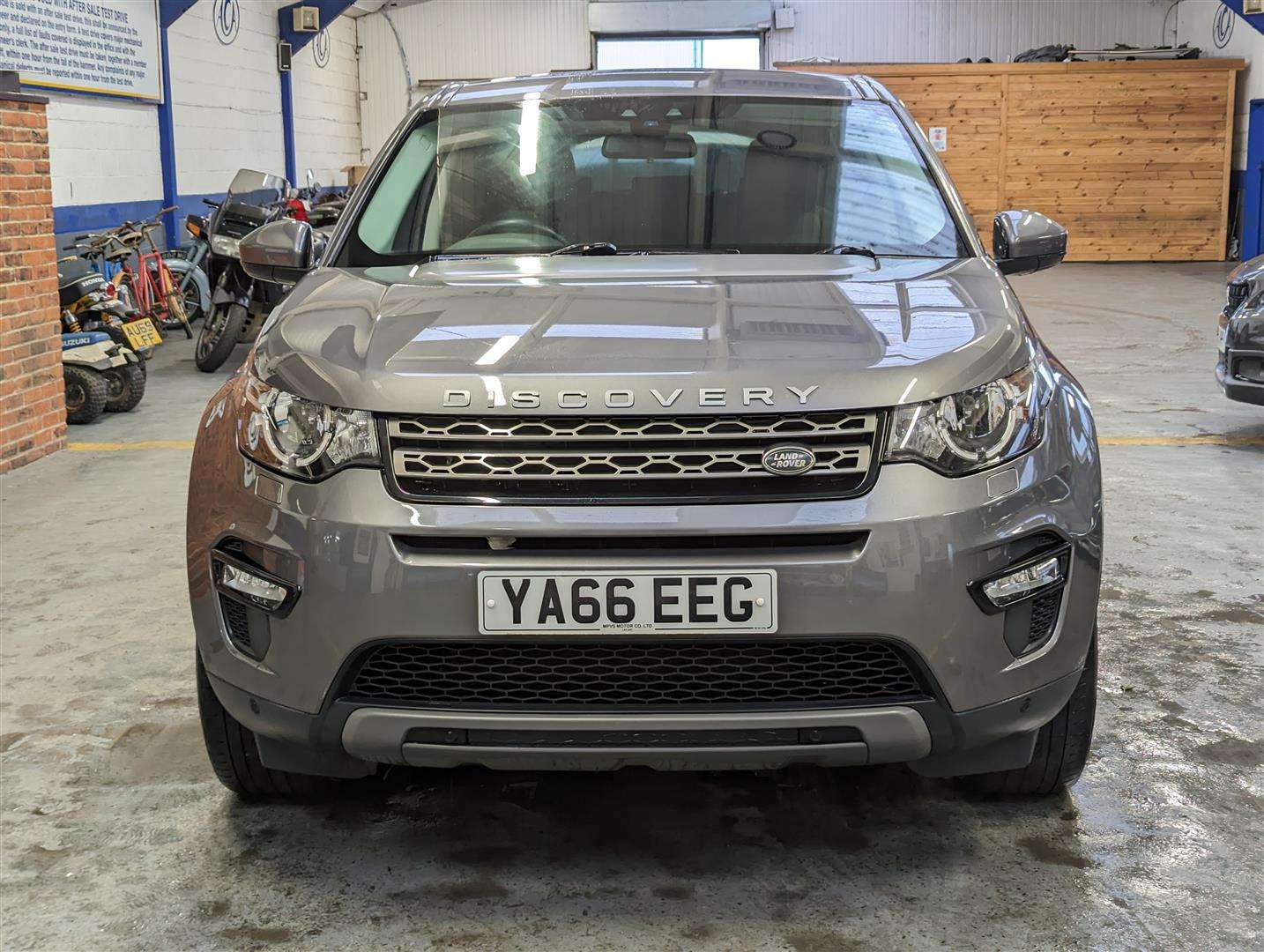 <p>2016 LAND ROVER DISCOVERY SPORT SE TECH T</p>