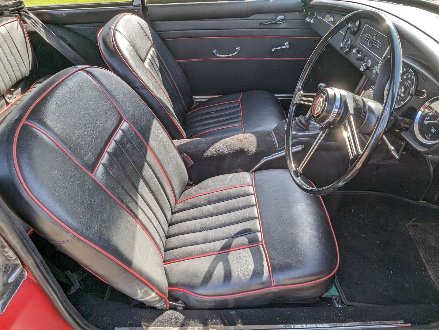 <p>1967 MG B GT&nbsp;</p>
