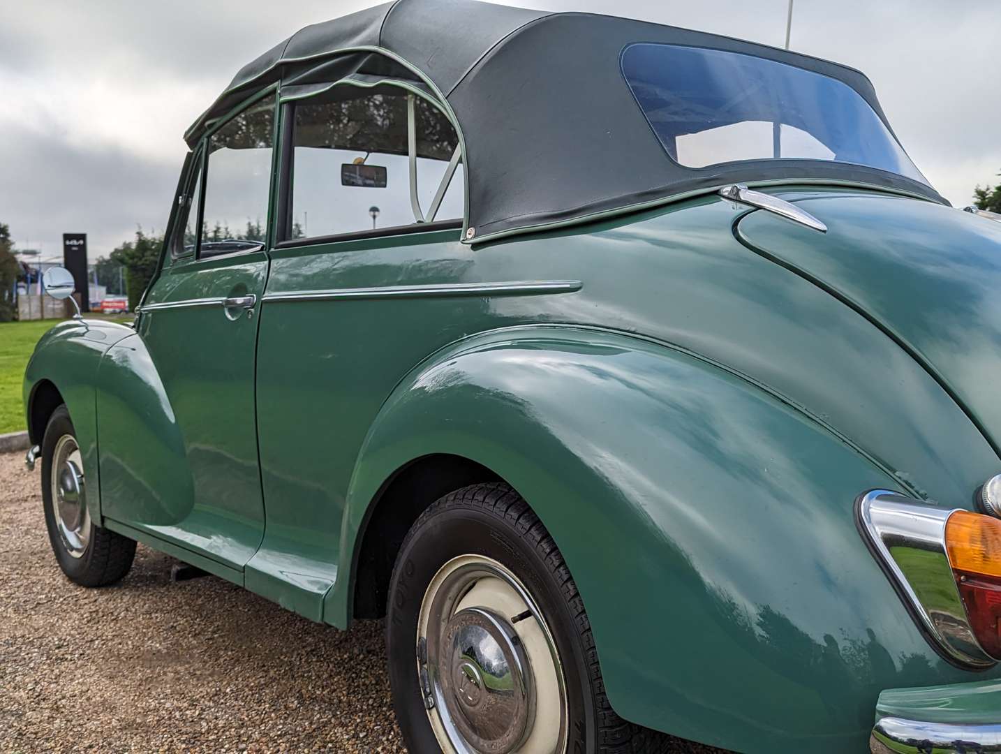 <p>1968 MORRIS MINOR 1000 CONVERTIBLE</p>