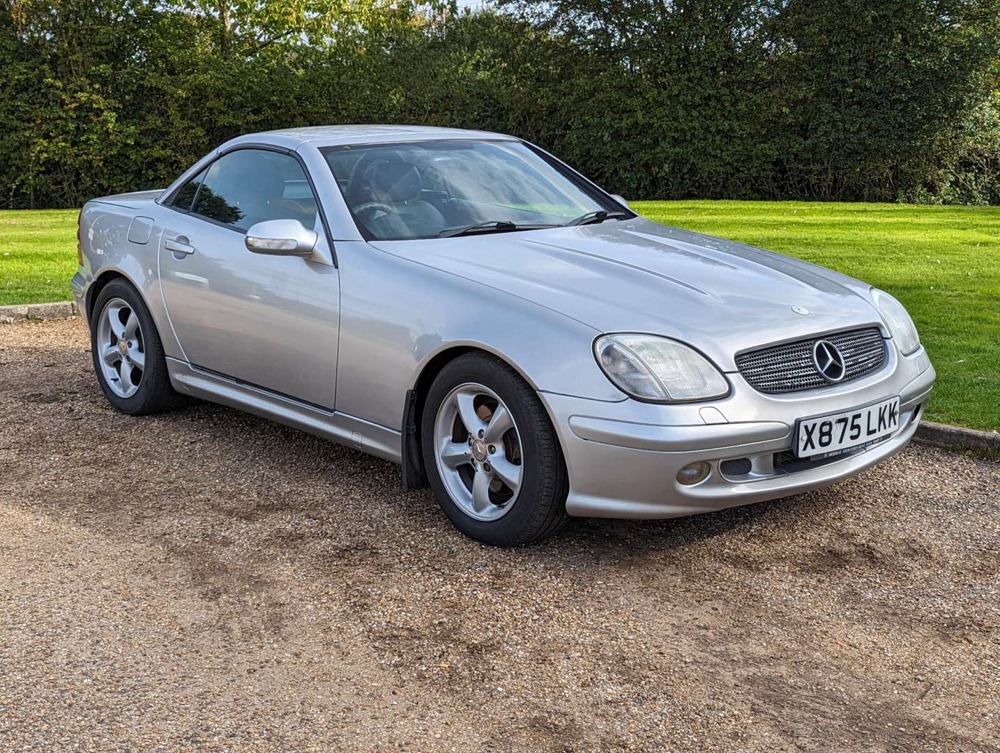 <p>2000 MERCEDES SLK 320</p>