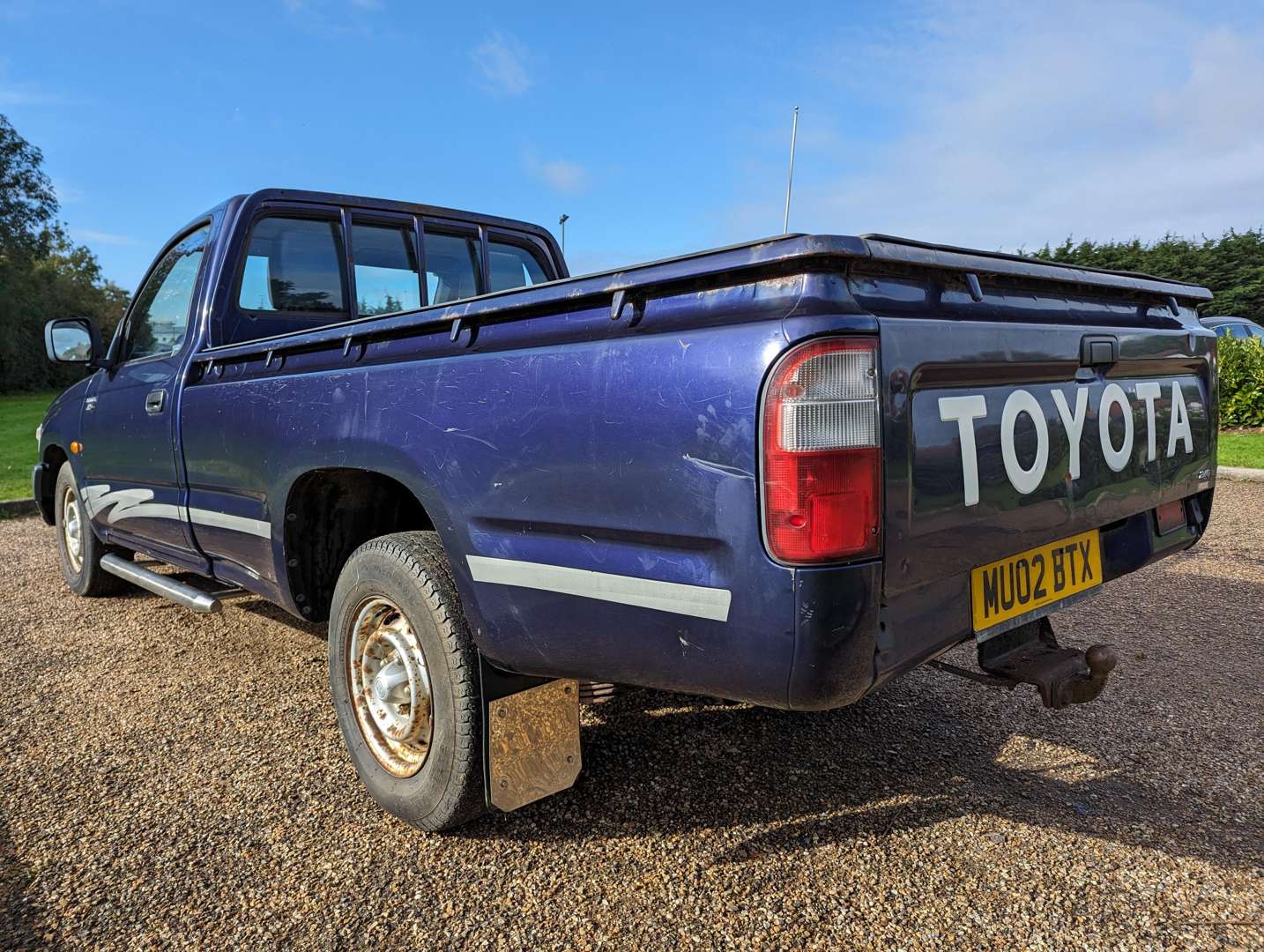 <p>2002 TOYOTA HILUX 2WD PICK-UP</p>