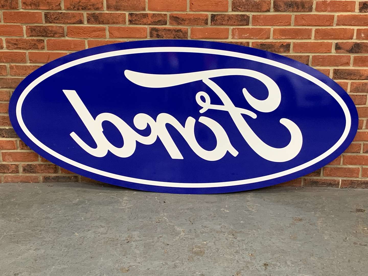 <p>Large Perspex Ford Dealership Emblem</p>