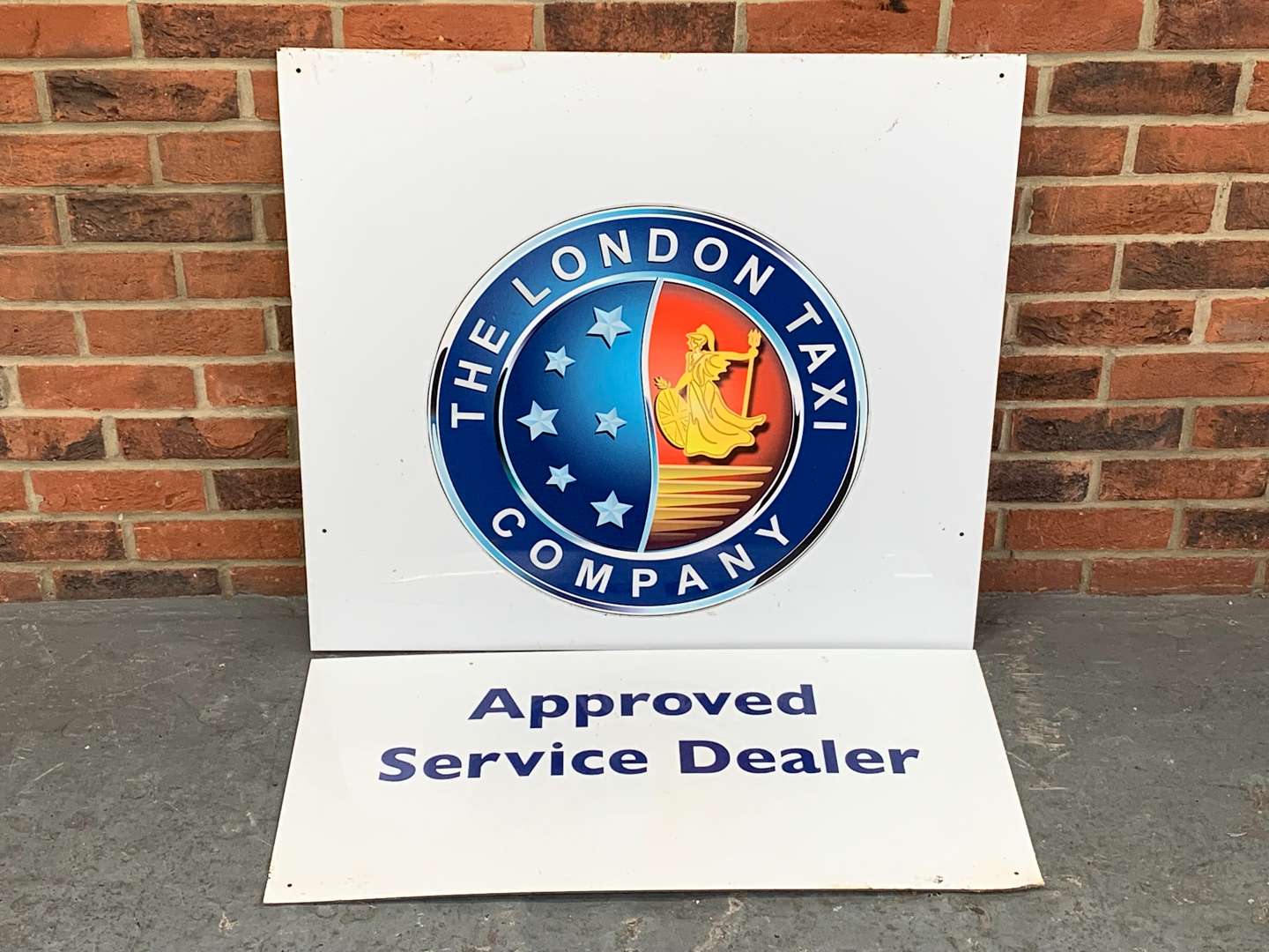 <p>London Taxi Sign and Approved Garage Services Sign (2)</p>